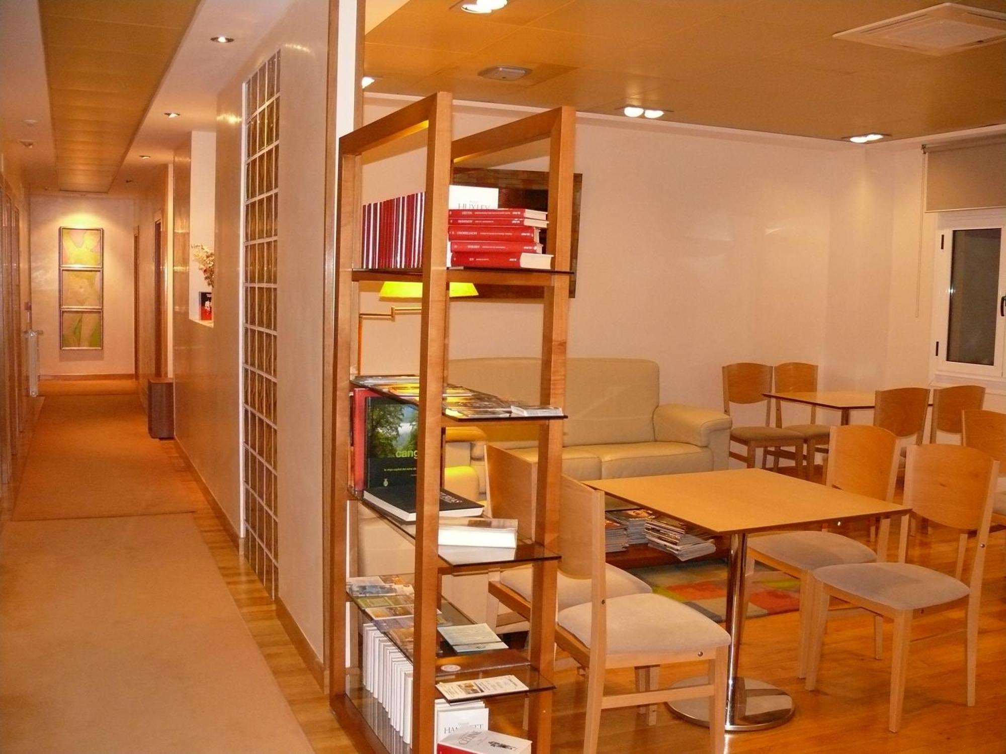 Hotel Nochendi Onís エクステリア 写真