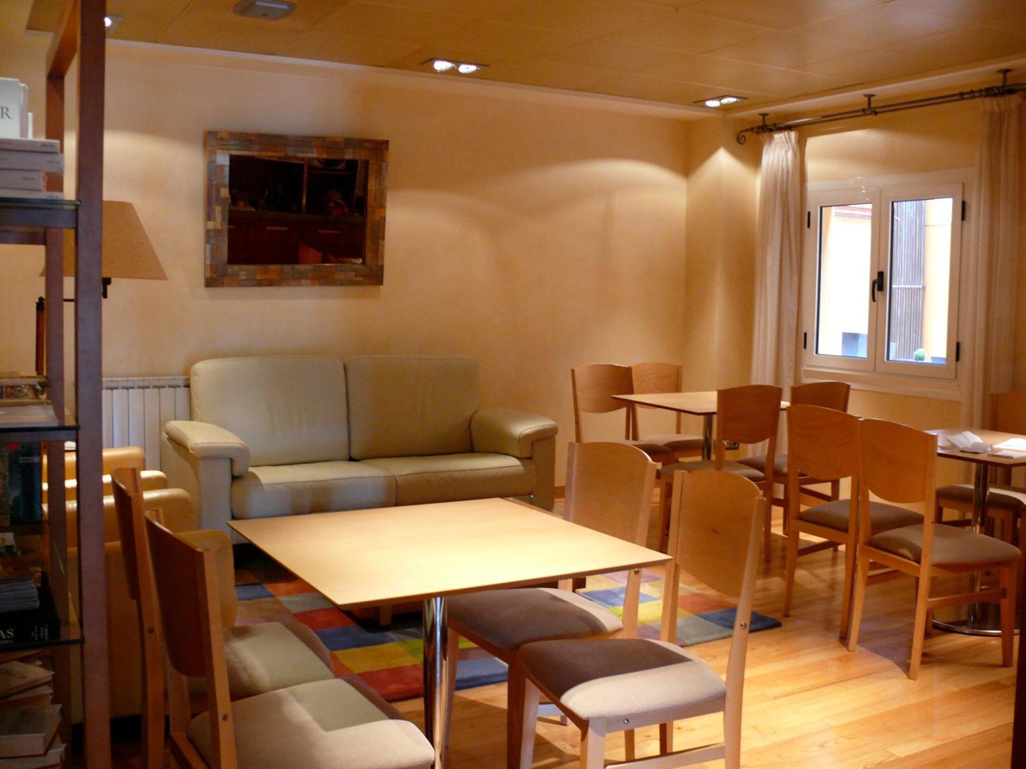 Hotel Nochendi Onís エクステリア 写真