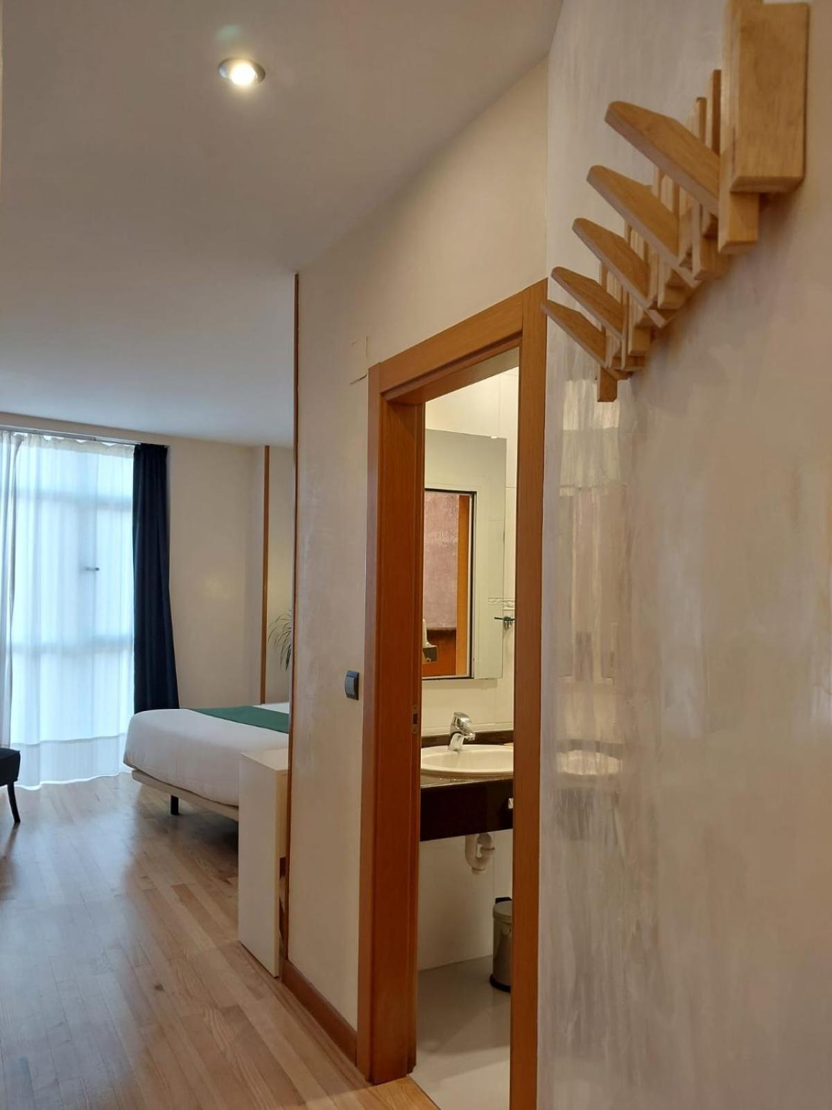 Hotel Nochendi Onís エクステリア 写真