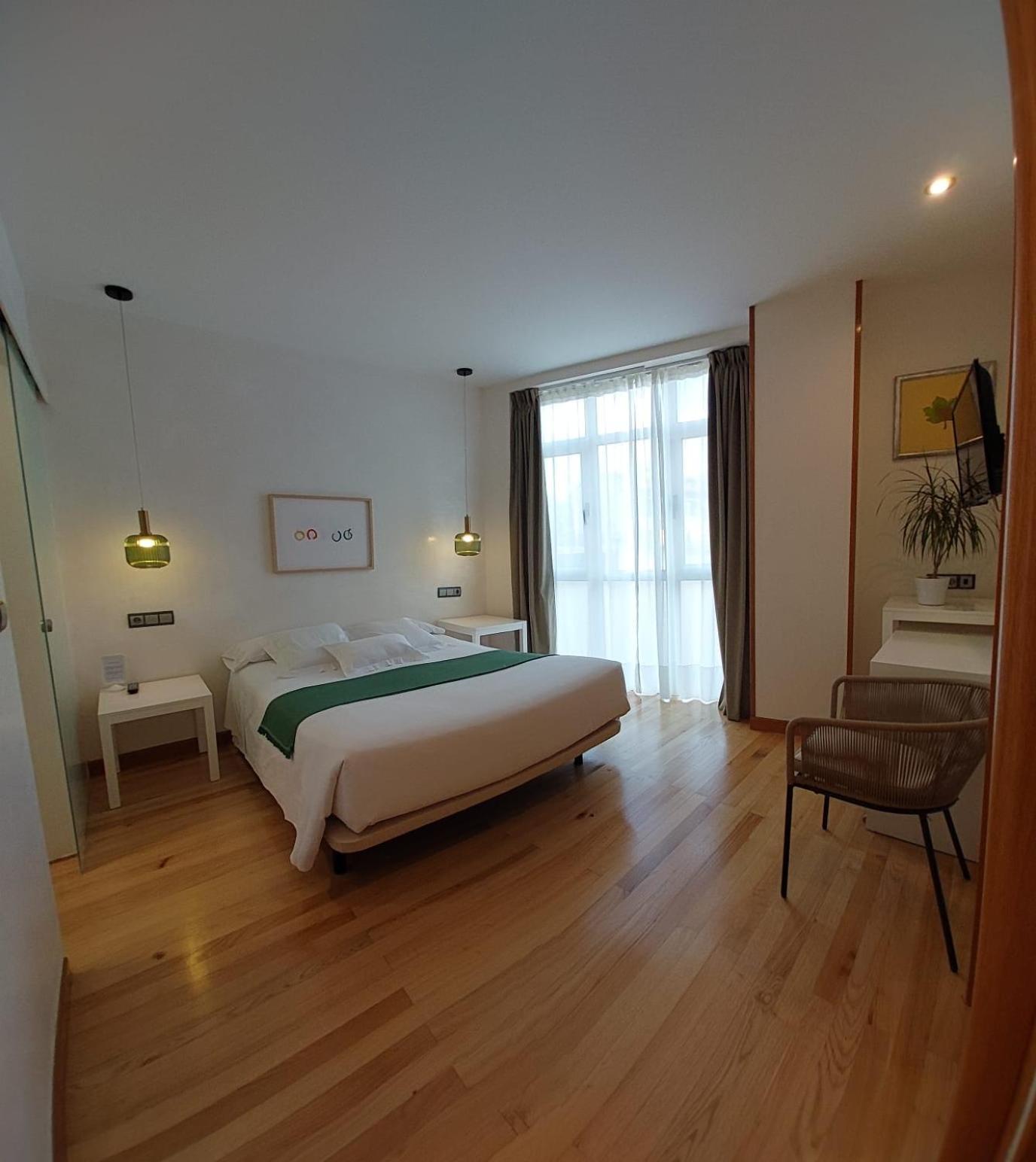 Hotel Nochendi Onís エクステリア 写真