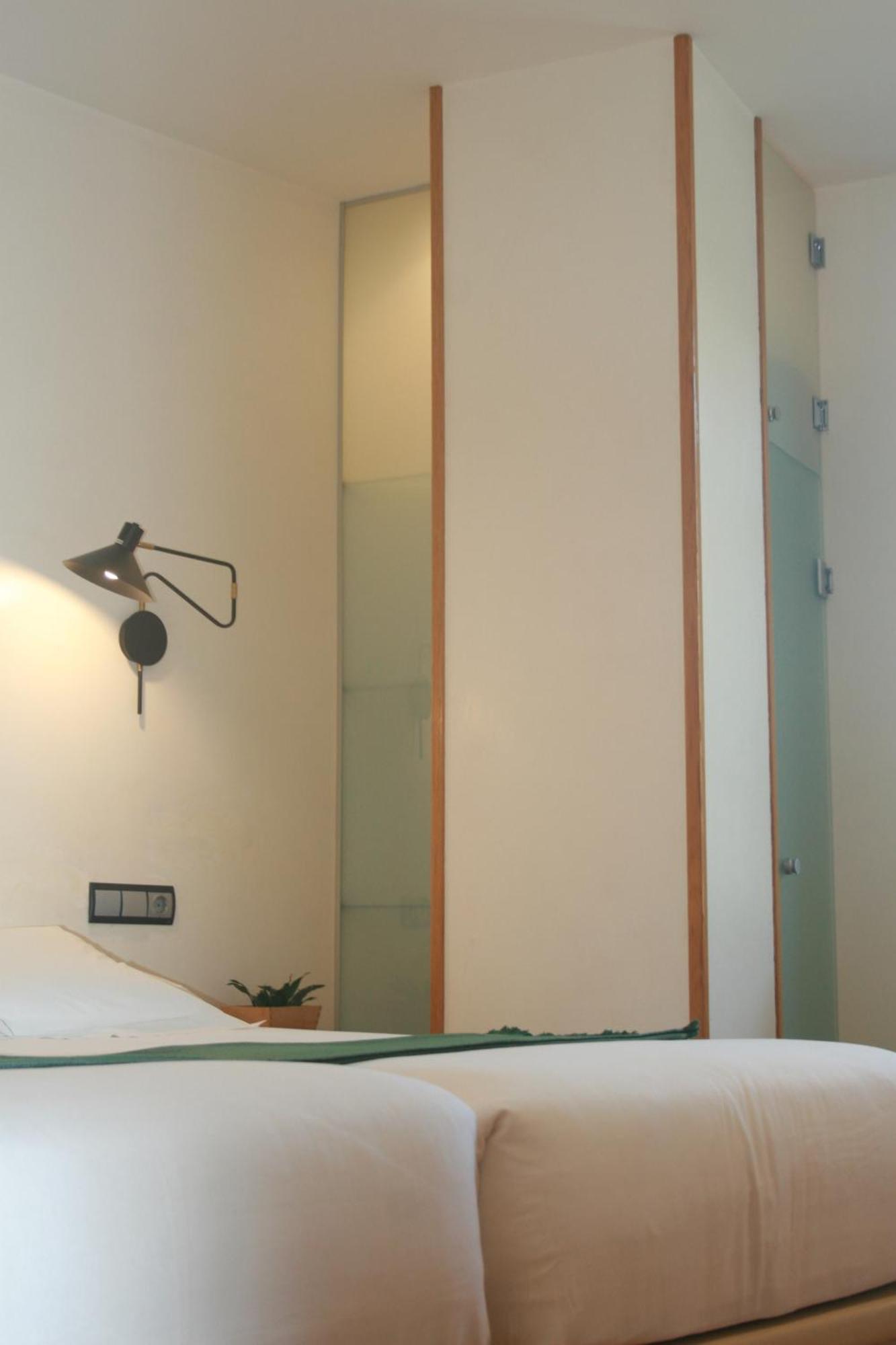 Hotel Nochendi Onís エクステリア 写真