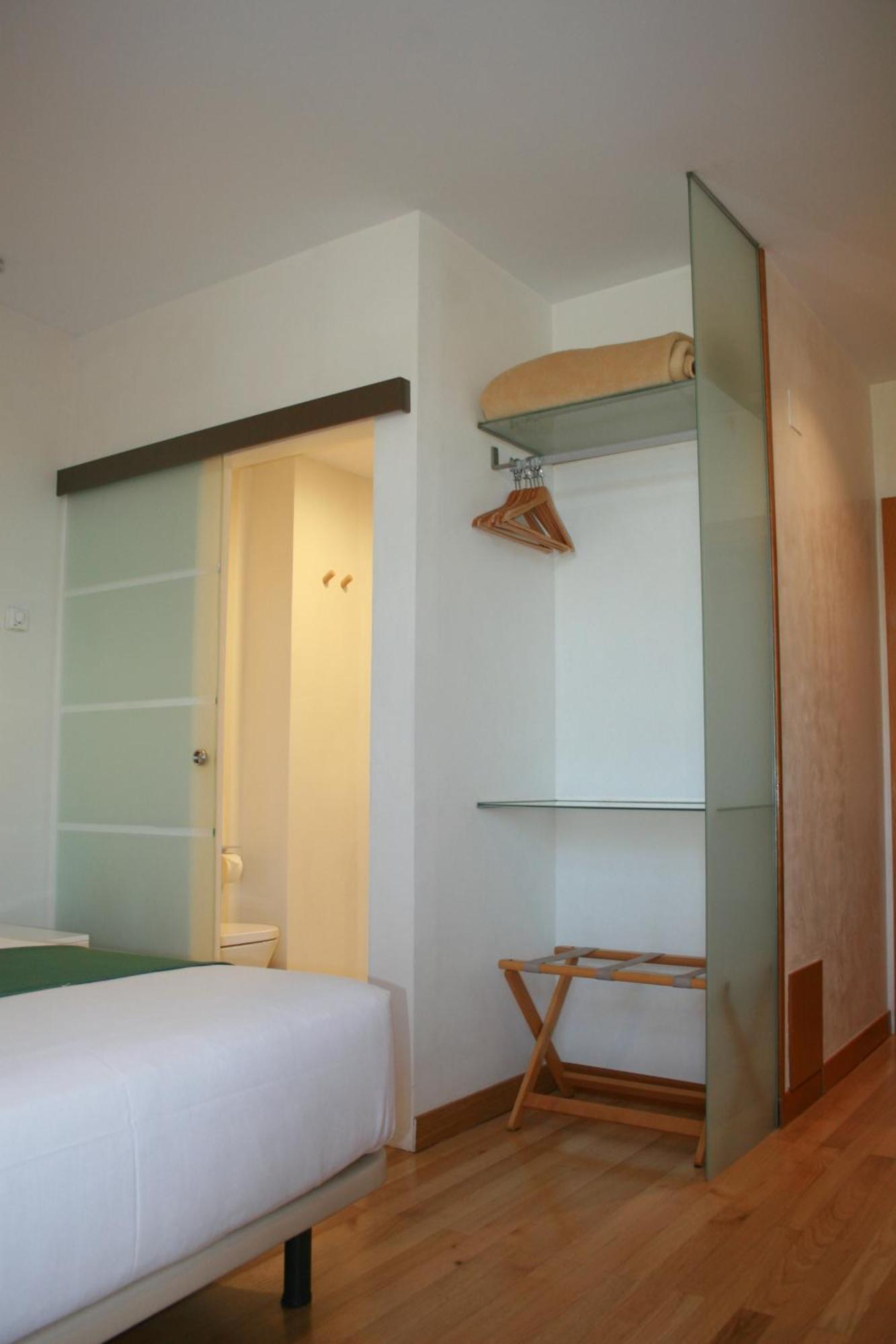 Hotel Nochendi Onís エクステリア 写真
