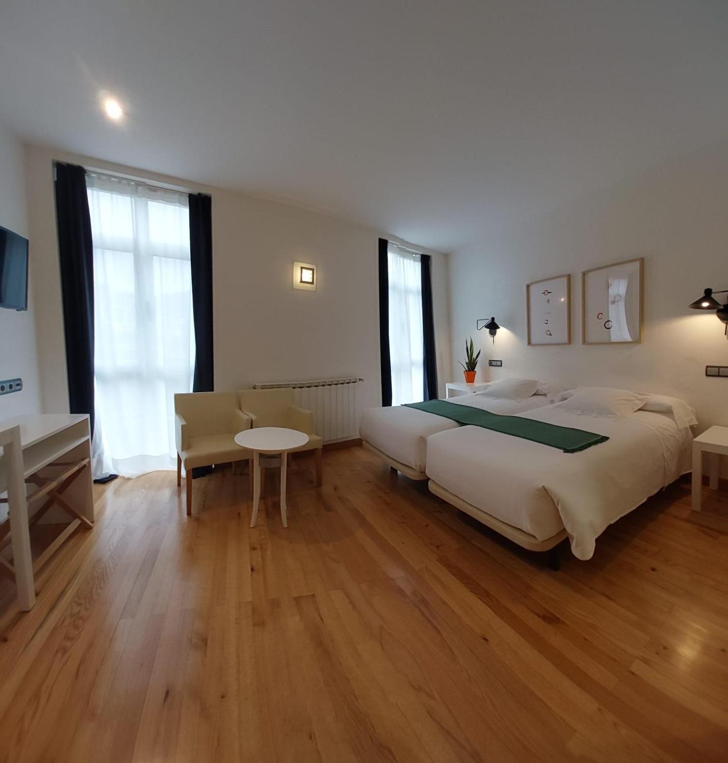 Hotel Nochendi Onís エクステリア 写真