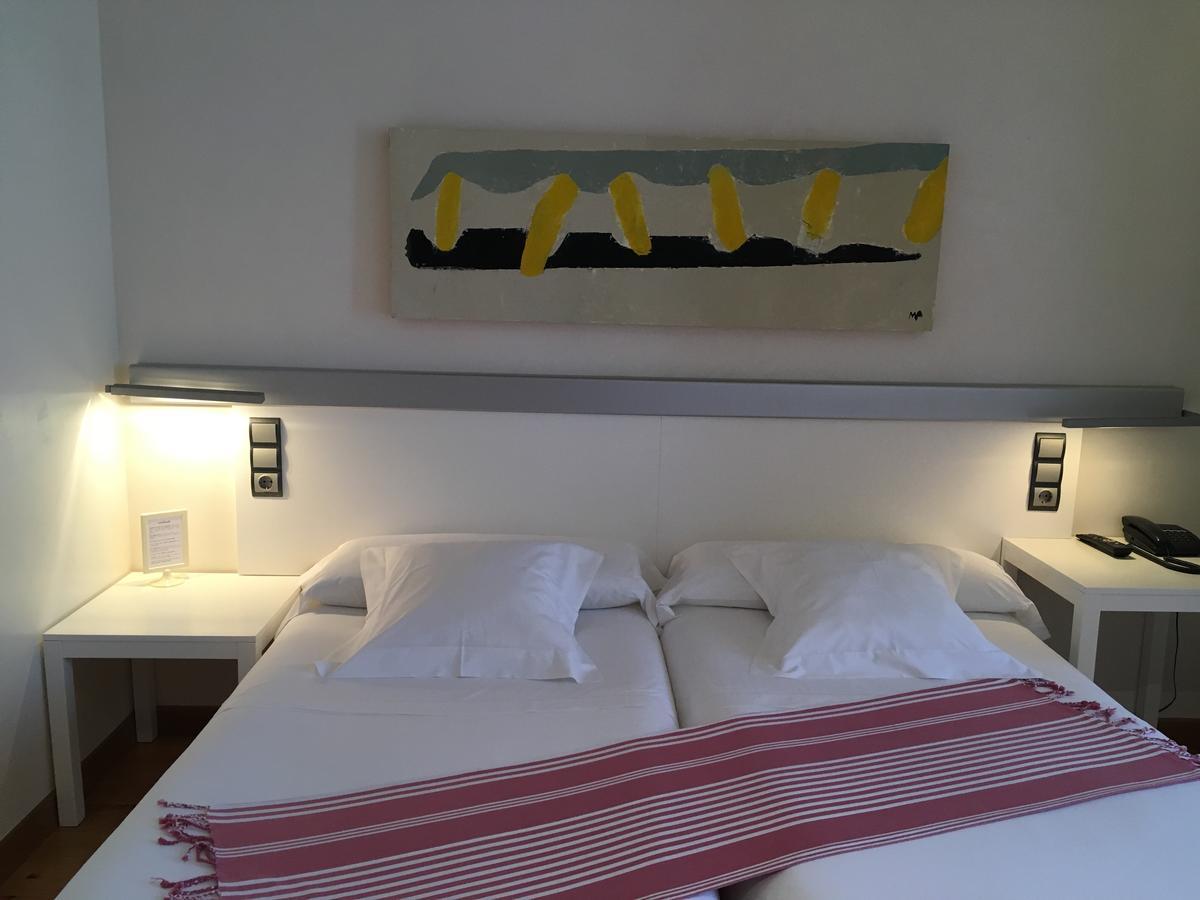Hotel Nochendi Onís エクステリア 写真