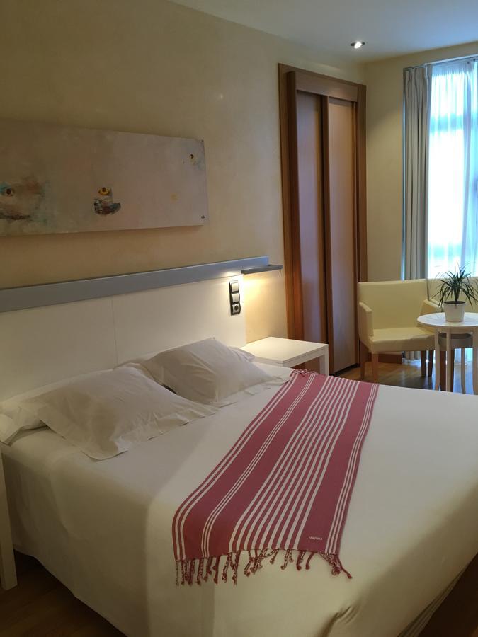Hotel Nochendi Onís エクステリア 写真