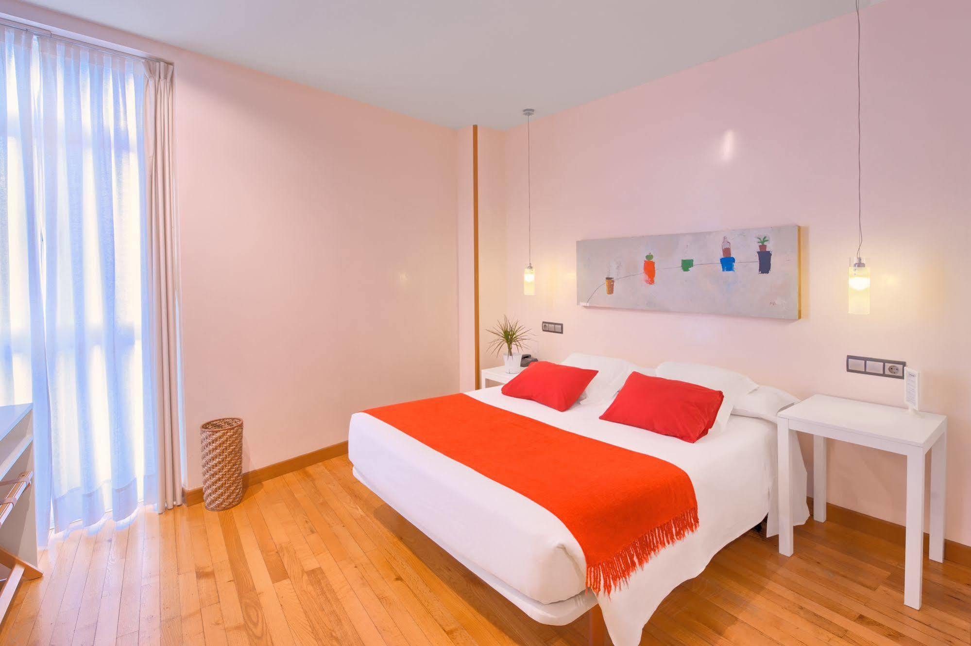Hotel Nochendi Onís エクステリア 写真