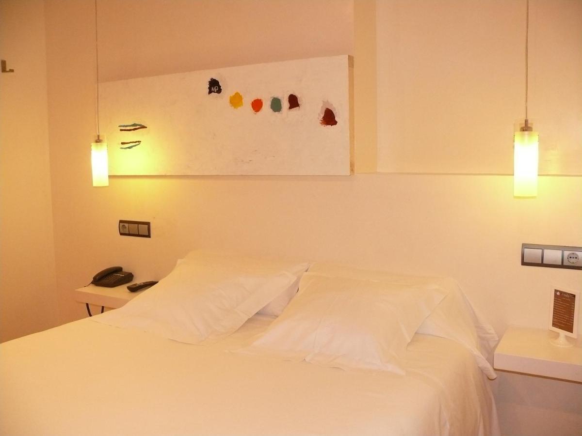 Hotel Nochendi Onís エクステリア 写真
